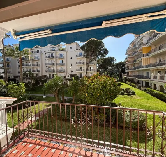 Venta de apartamento en planta media en Nueva Andalucía