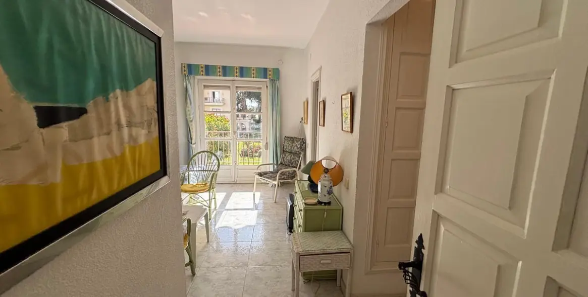 Venta de apartamento en planta media en Nueva Andalucía 13