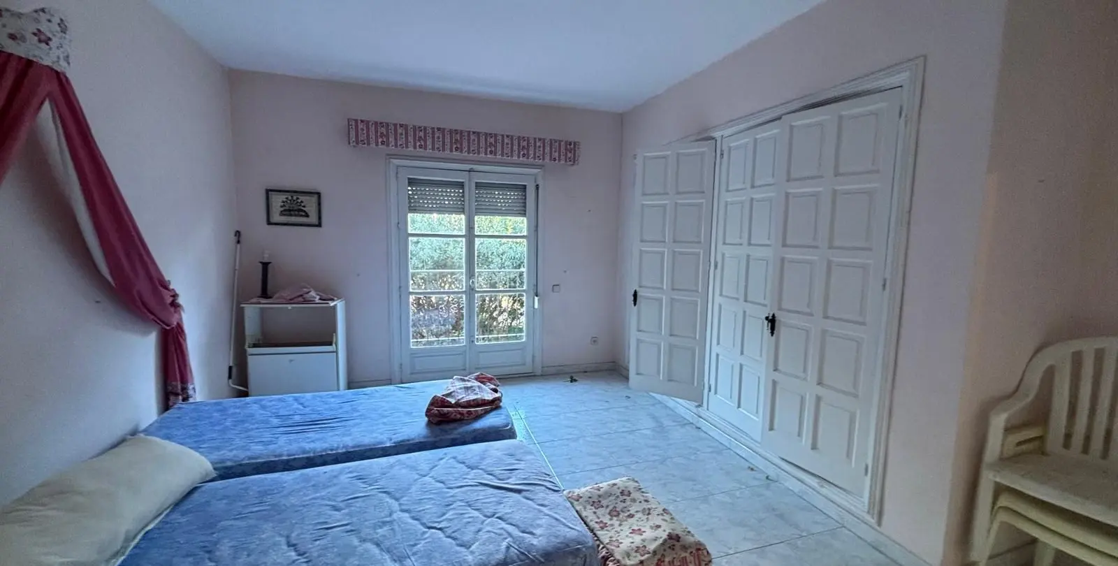Venta de apartamento en planta media en Nueva Andalucía 3