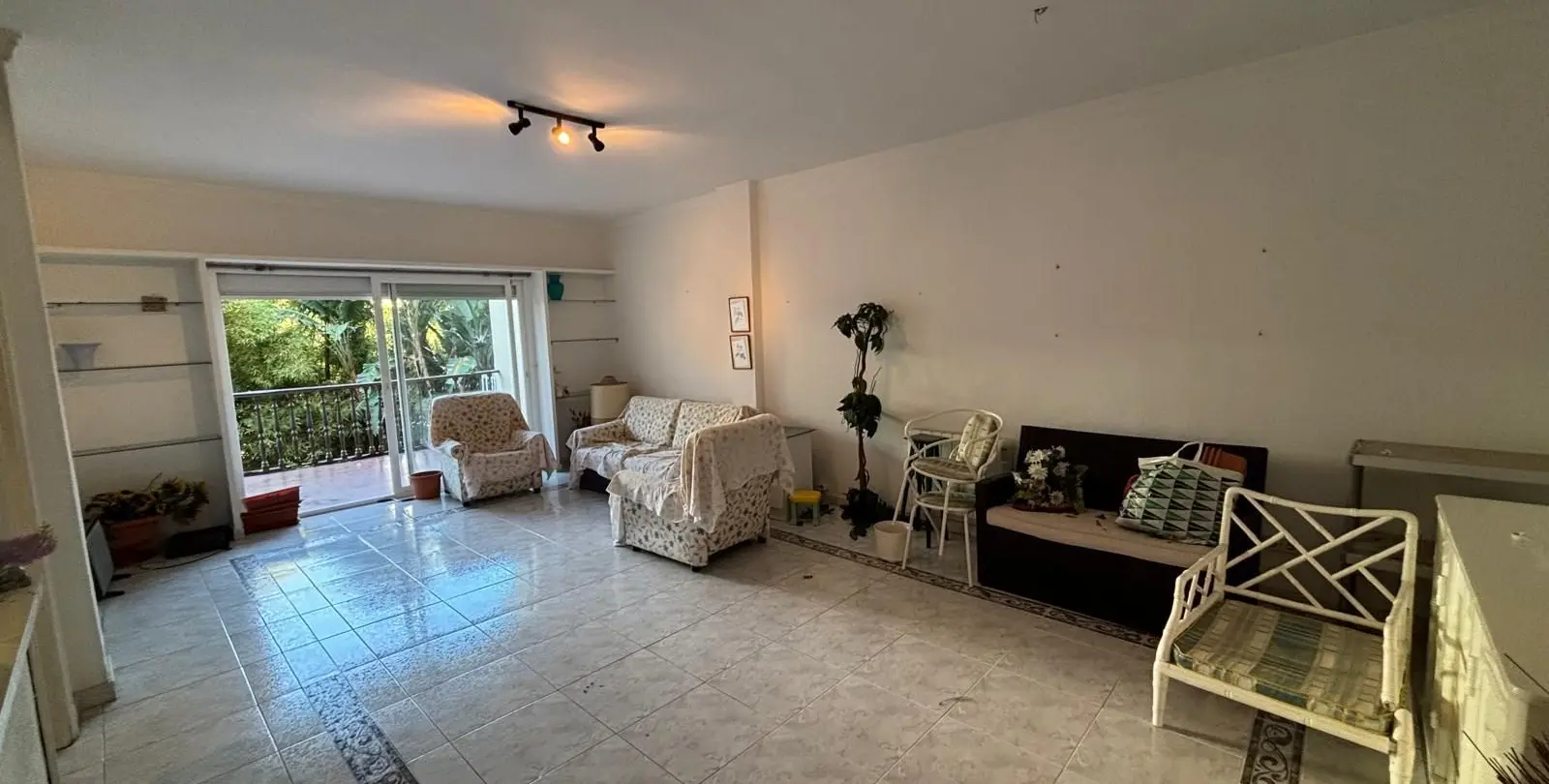 Venta de apartamento en planta media en Nueva Andalucía 10