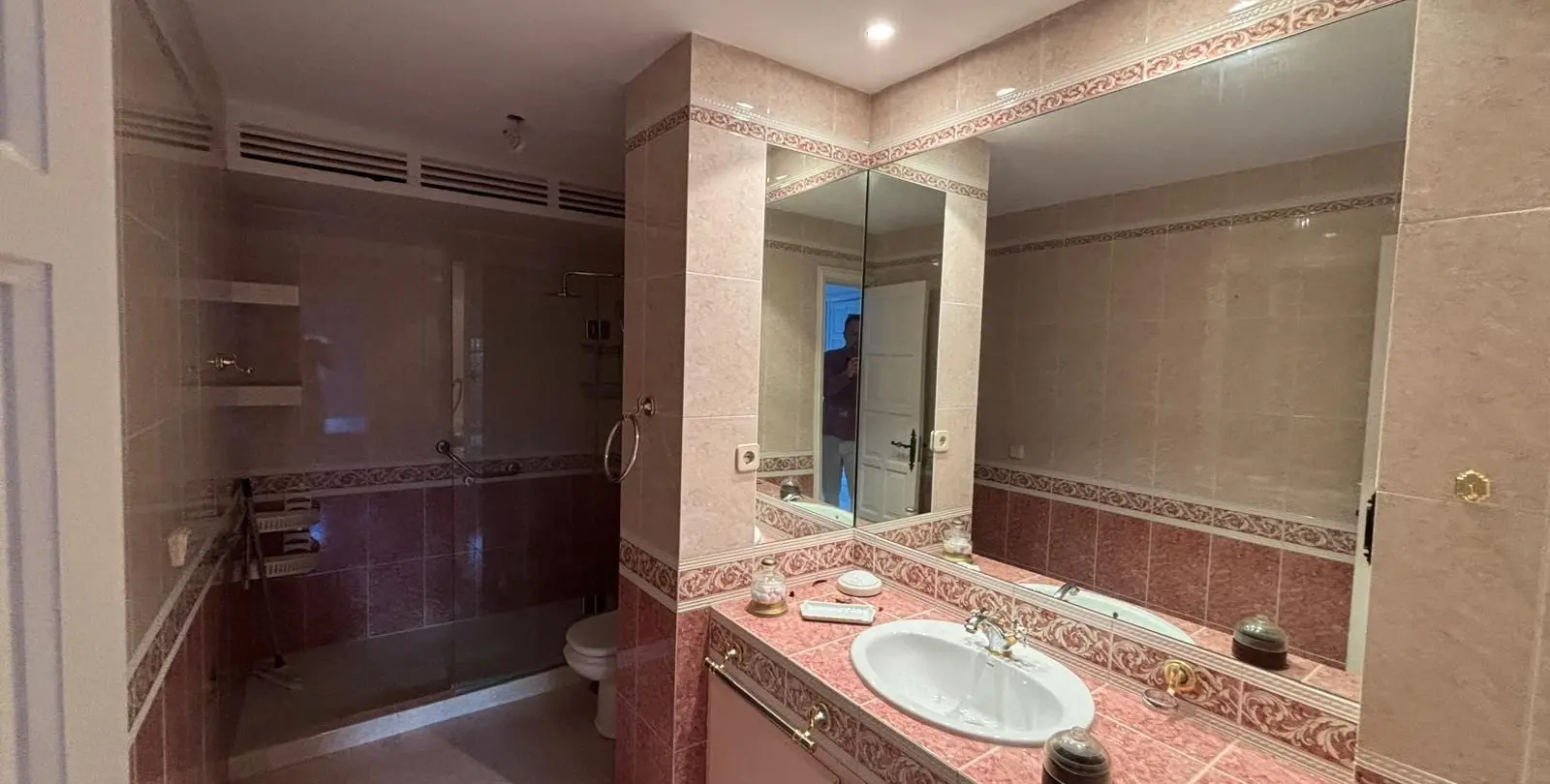 Venta de apartamento en planta media en Nueva Andalucía 14