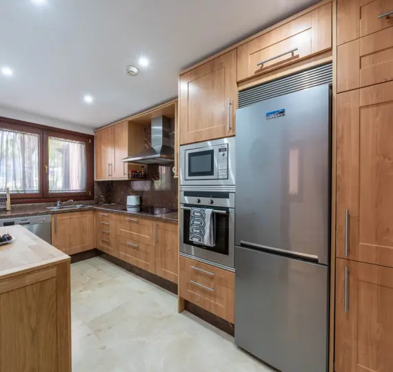 Venta de apartamento en planta media en Estepona