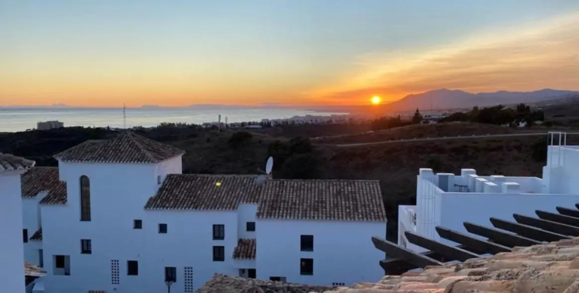 Продажа двухуровневого пентхауса в Altos de los Monteros 1