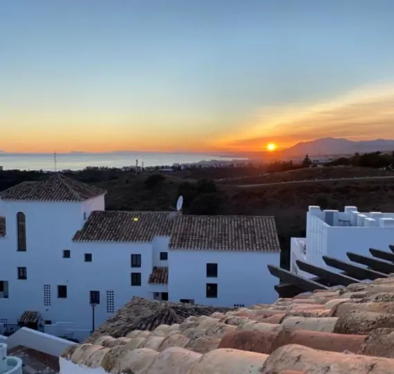 Продажа двухуровневого пентхауса в Altos de los Monteros