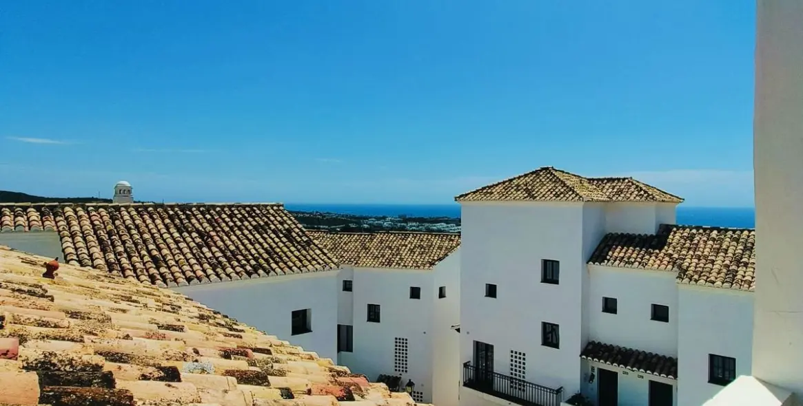 Продажа двухуровневого пентхауса в Altos de los Monteros 3