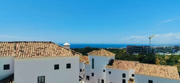 Продажа двухуровневого пентхауса в Altos de los Monteros 3