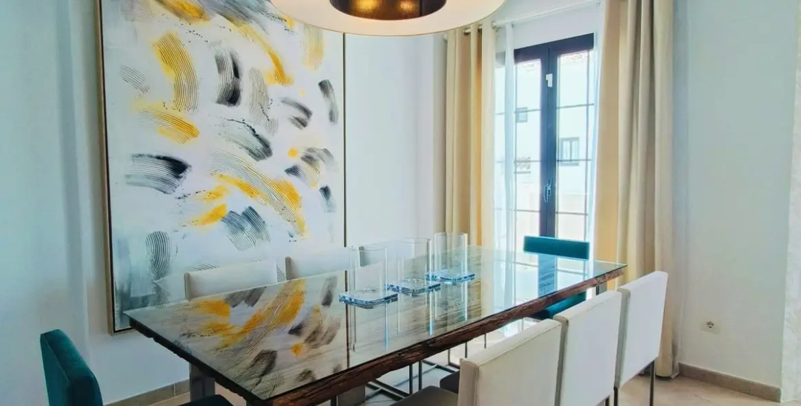 Продажа двухуровневого пентхауса в Altos de los Monteros 14