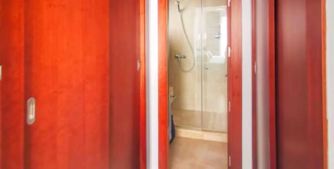 Продажа двухуровневого пентхауса в Altos de los Monteros 25