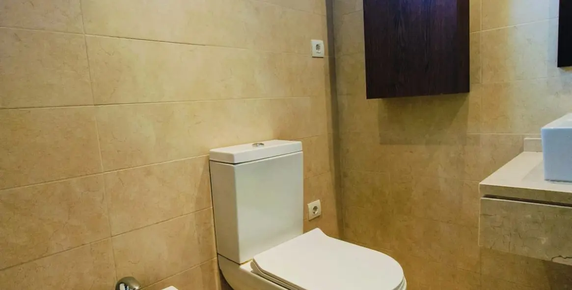 Продажа двухуровневого пентхауса в Altos de los Monteros 27