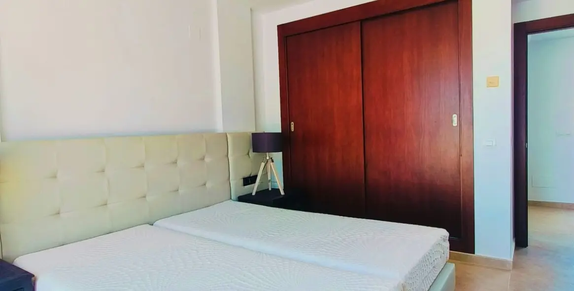 Продажа двухуровневого пентхауса в Altos de los Monteros 29