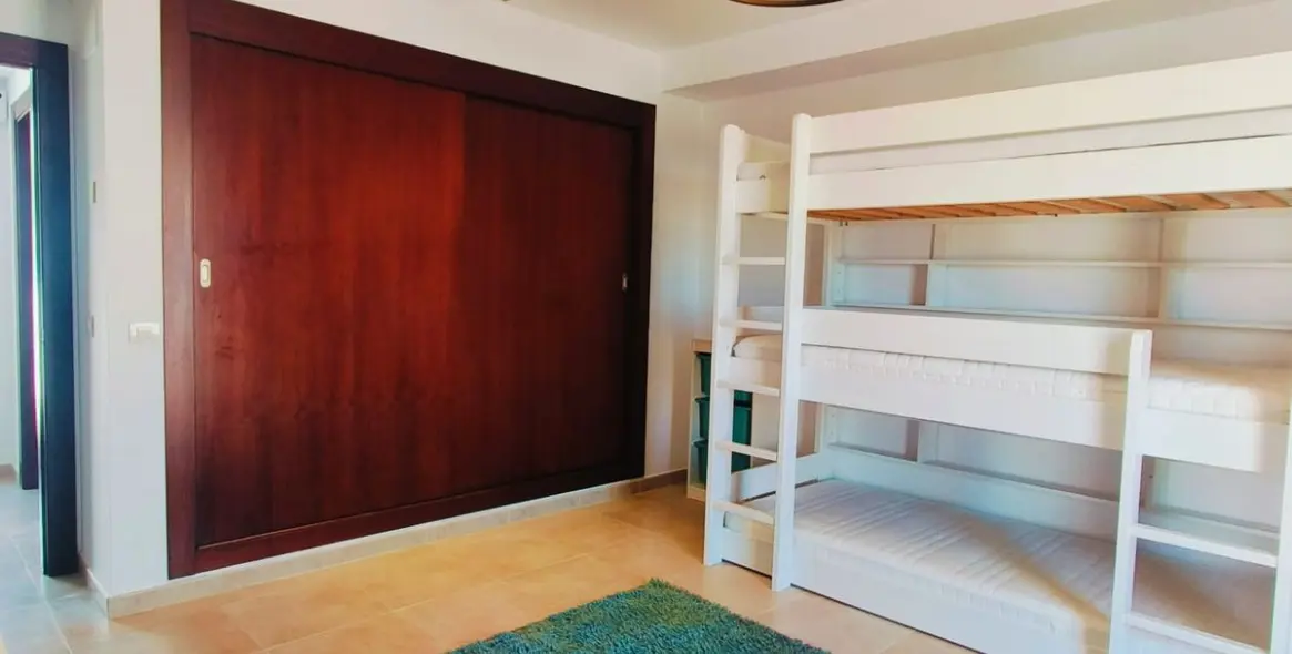 Продажа двухуровневого пентхауса в Altos de los Monteros 32