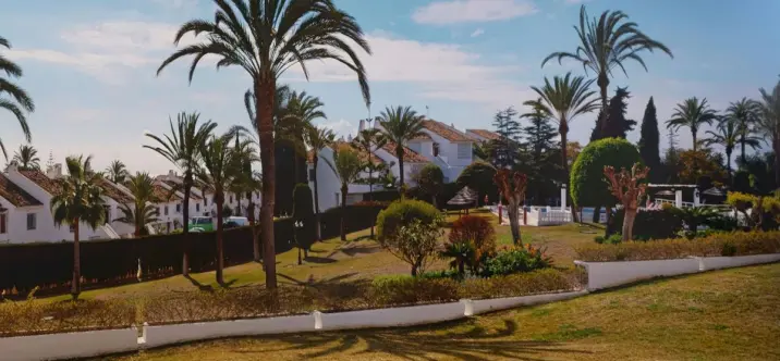 Sale of ground floor apartment in Nueva Andalucía 0