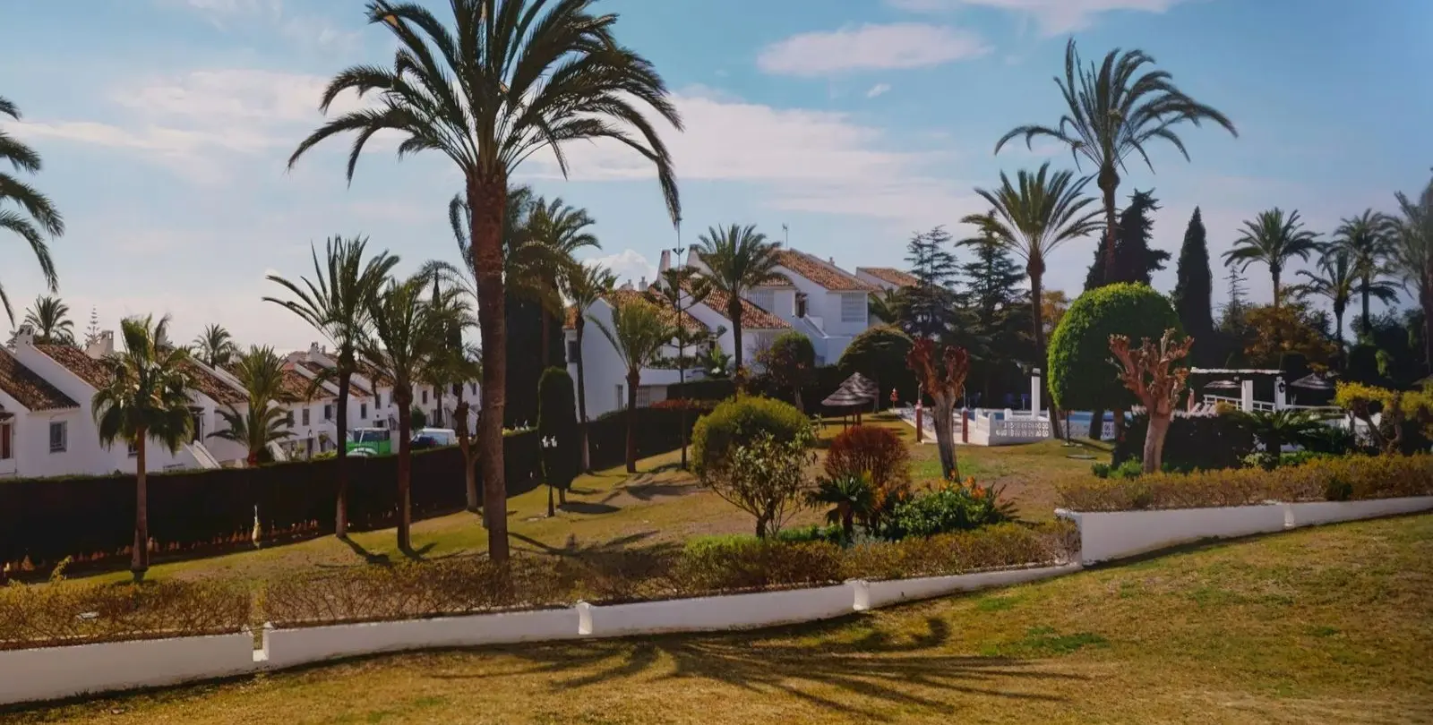 Продажа апартаментов на первом этаже в Nueva Andalucía 6