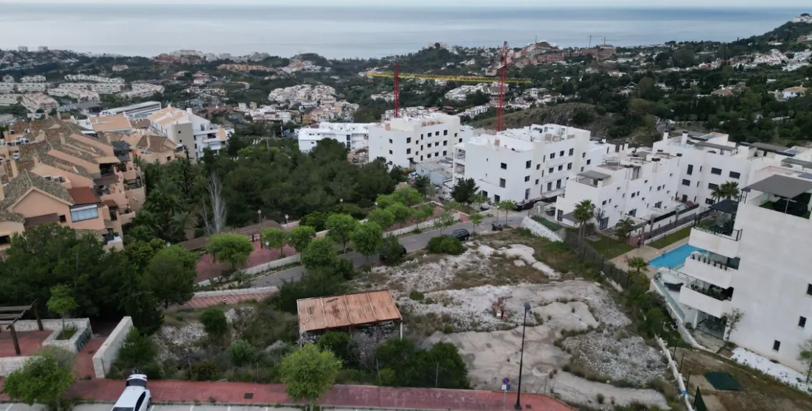 Продажа  жилого участка в Benalmadena 2