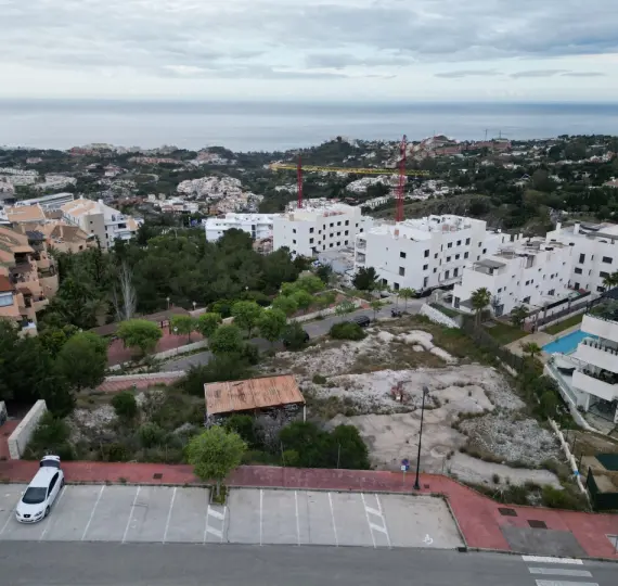 Продажа  жилого участка в Benalmadena