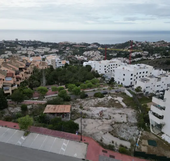 Продажа  жилого участка в Benalmadena