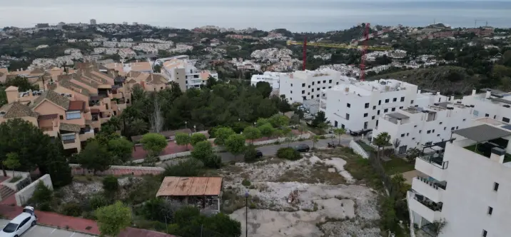 Продажа  жилого участка в Benalmadena 2