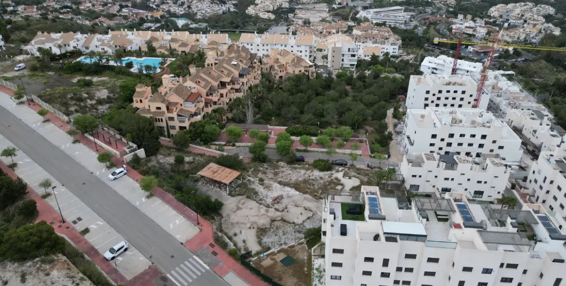 Продажа  жилого участка в Benalmadena 11