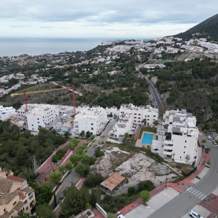 Продажа  жилого участка в Benalmadena