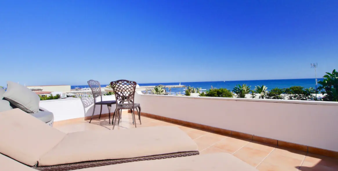 Продажа пентхауса в Puerto de Cabopino 1