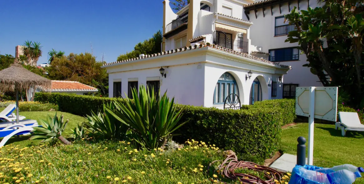 Sale of penthouse in Puerto de Cabopino 25