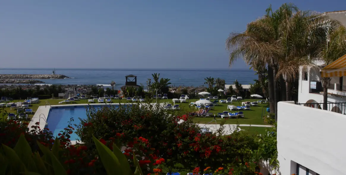 Sale of penthouse in Puerto de Cabopino 26