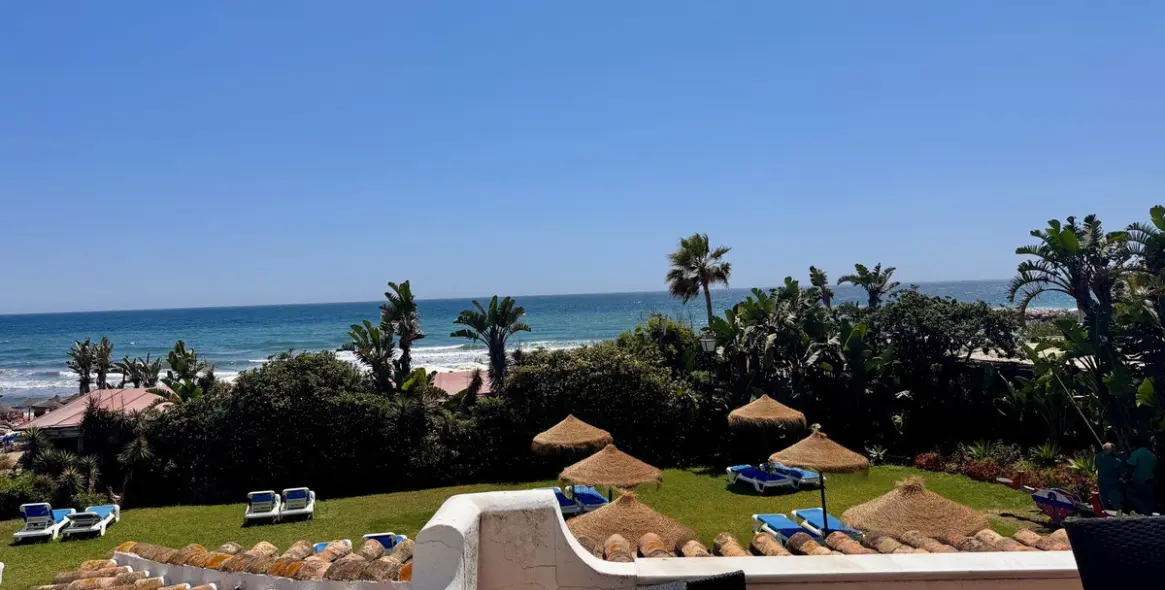 Sale of penthouse in Puerto de Cabopino 28