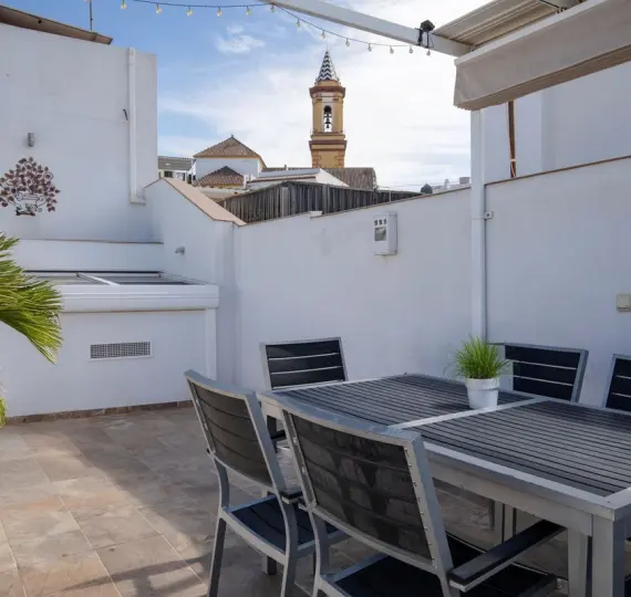 Sale of detached villa in Estepona
