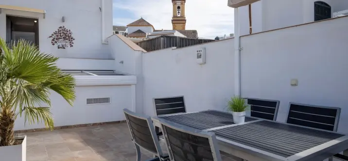 Sale of detached villa in Estepona 0