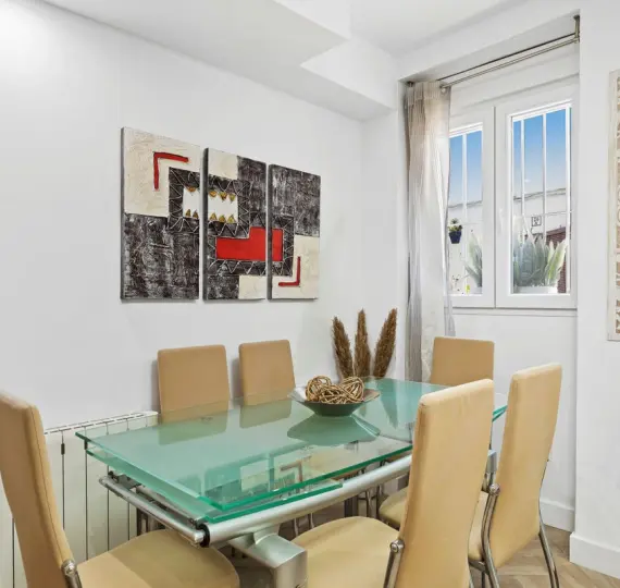 Sale of detached villa in Estepona