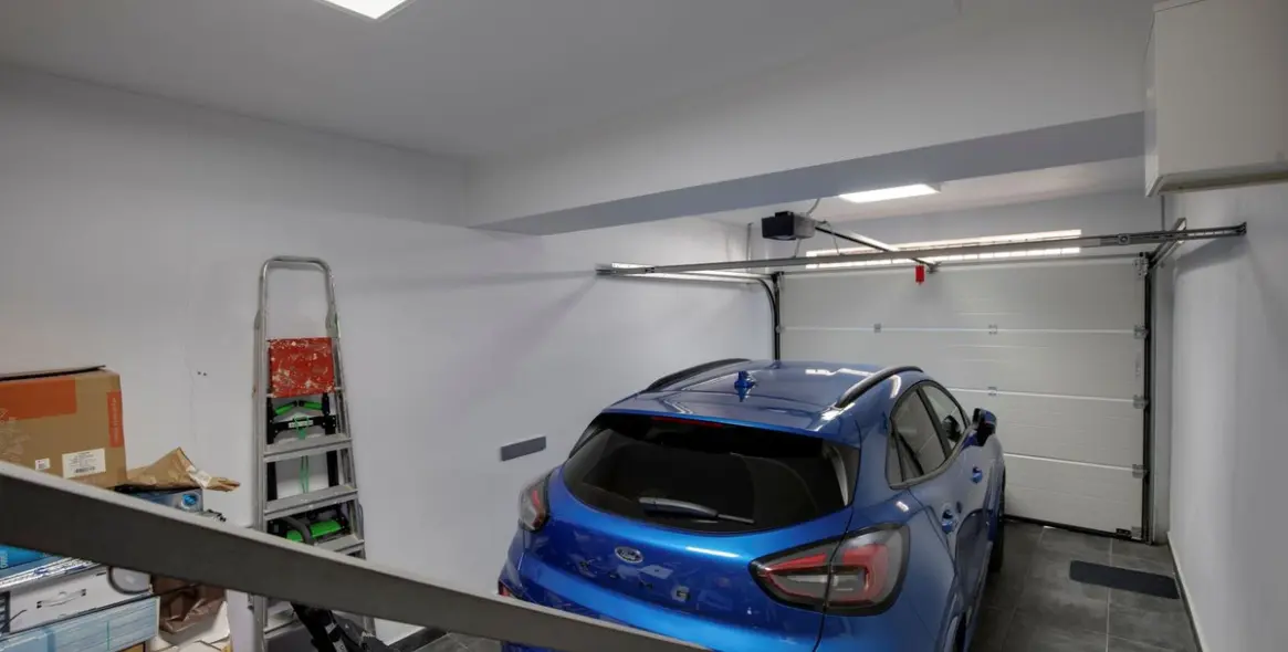 Sale of detached villa in Estepona 18