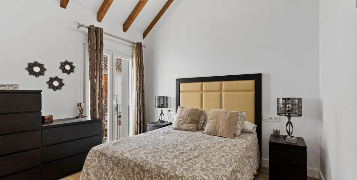 Продажа  отдельно стоящей виллы в Estepona 9