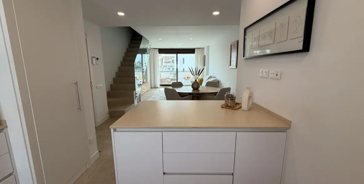 Продажа пентхауса в Estepona 8