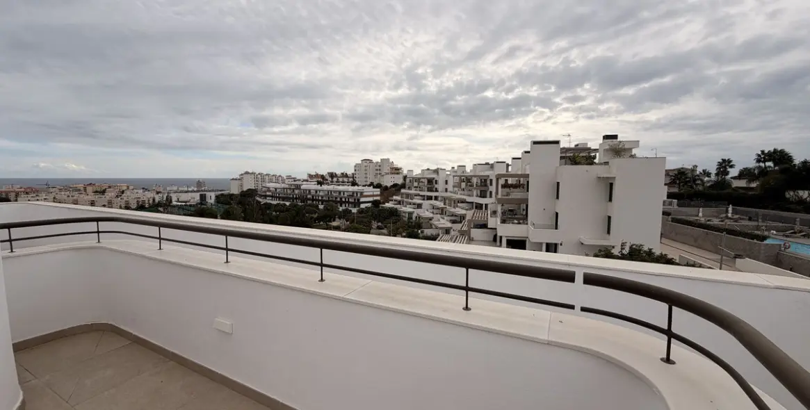 Продажа пентхауса в Estepona 17