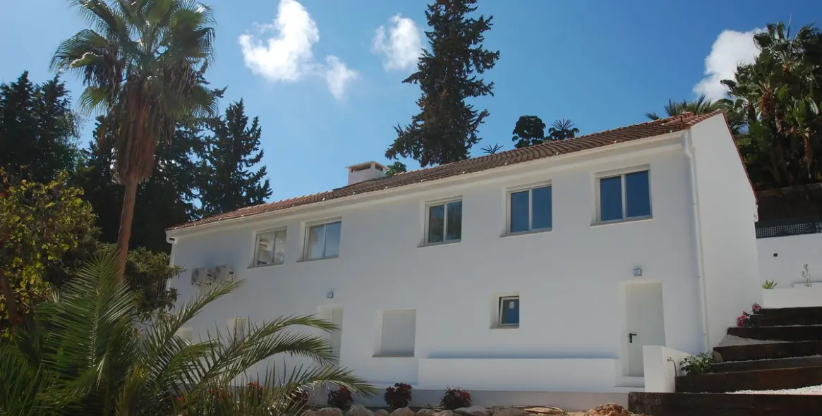 Продажа  отдельно стоящей виллы в Mijas Costa 2
