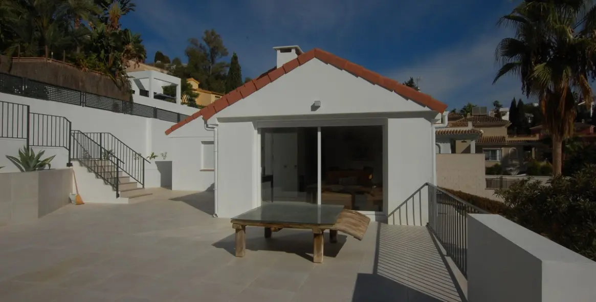 Продажа  отдельно стоящей виллы в Mijas Costa 9