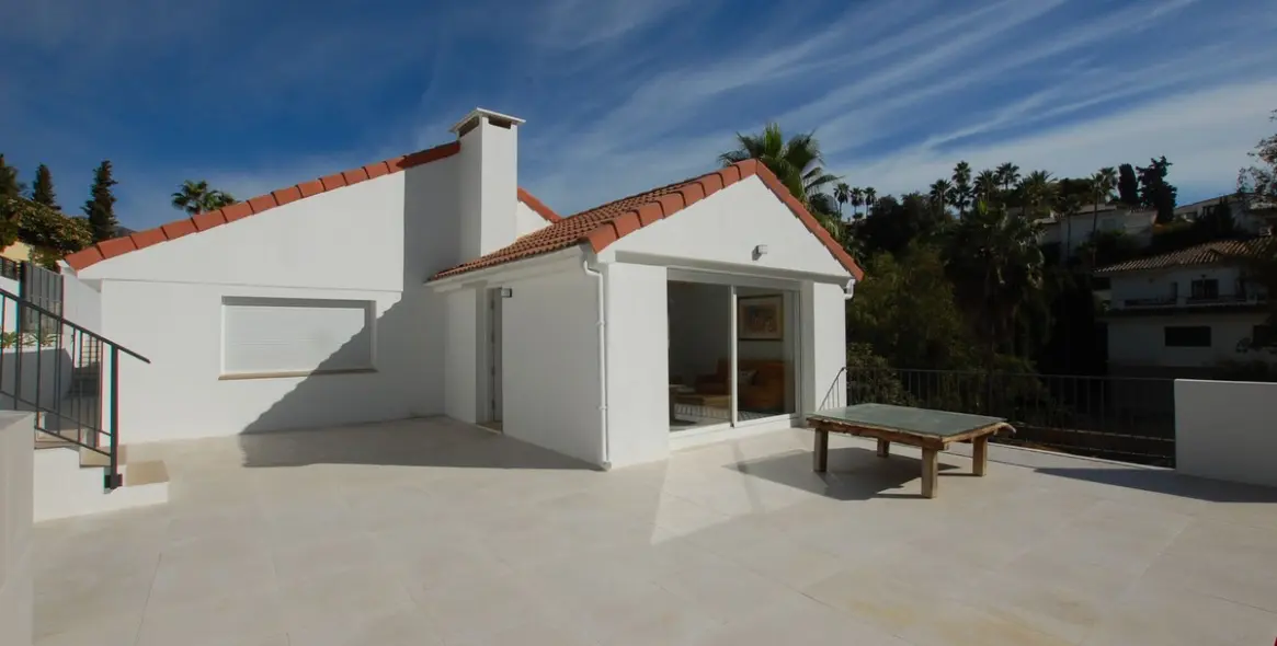 Продажа  отдельно стоящей виллы в Mijas Costa 10