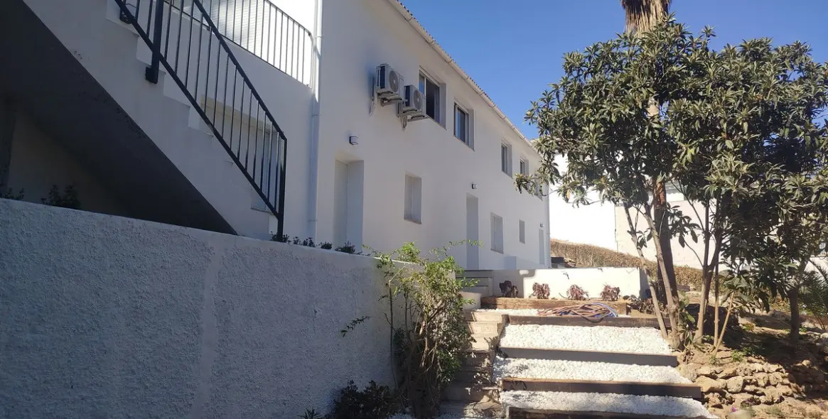 Продажа  отдельно стоящей виллы в Mijas Costa 15