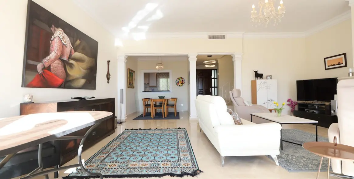 Sale of penthouse duplex in Cabopino 2