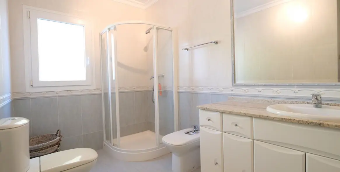 Sale of penthouse duplex in Cabopino 12