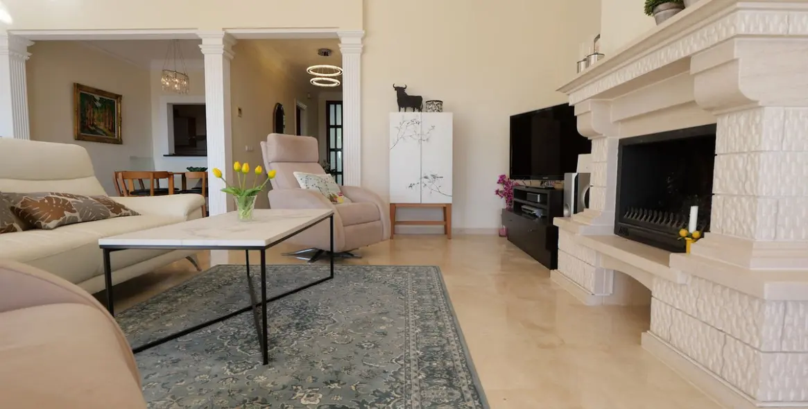 Sale of penthouse duplex in Cabopino 26