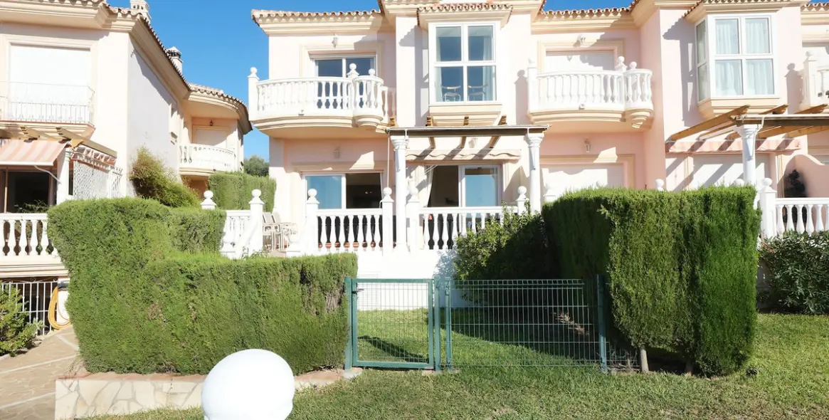 Sale of penthouse duplex in Cabopino 30