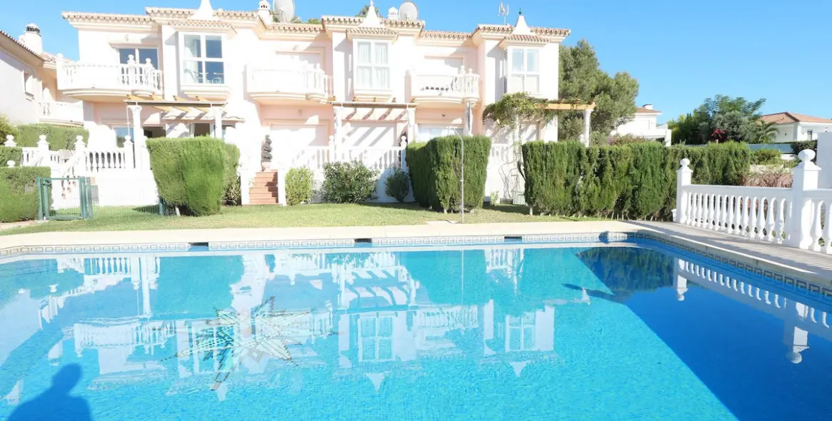 Sale of penthouse duplex in Cabopino 33