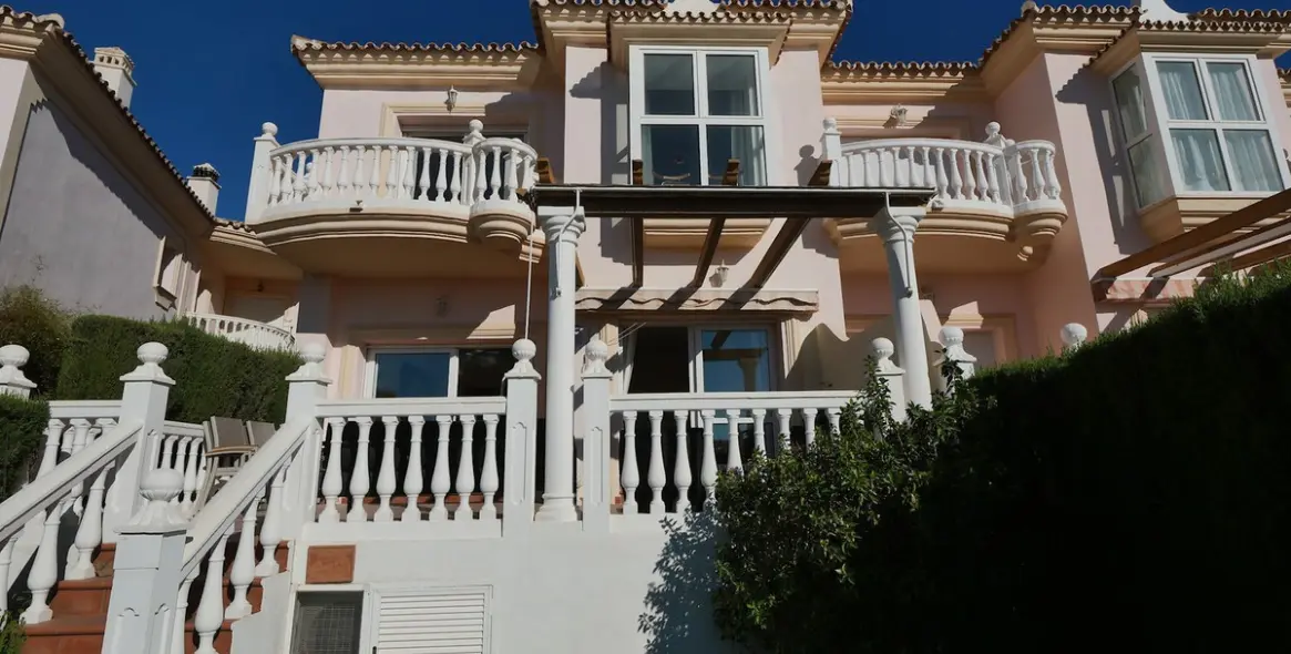 Sale of penthouse duplex in Cabopino 36