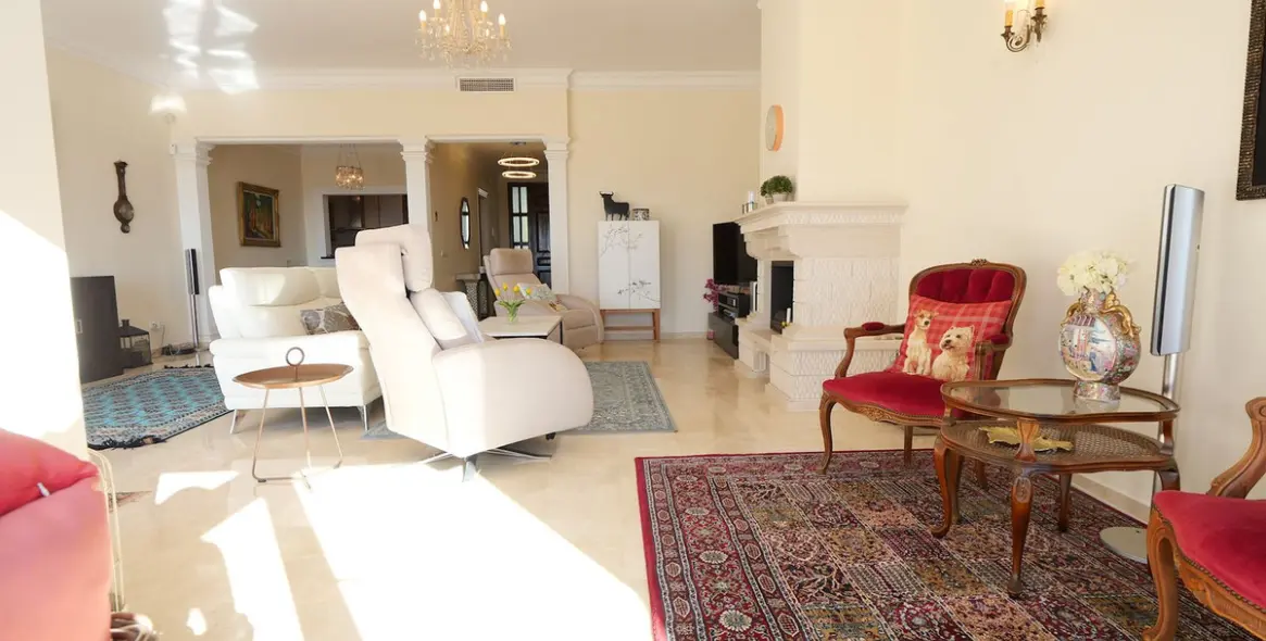 Sale of penthouse duplex in Cabopino 37