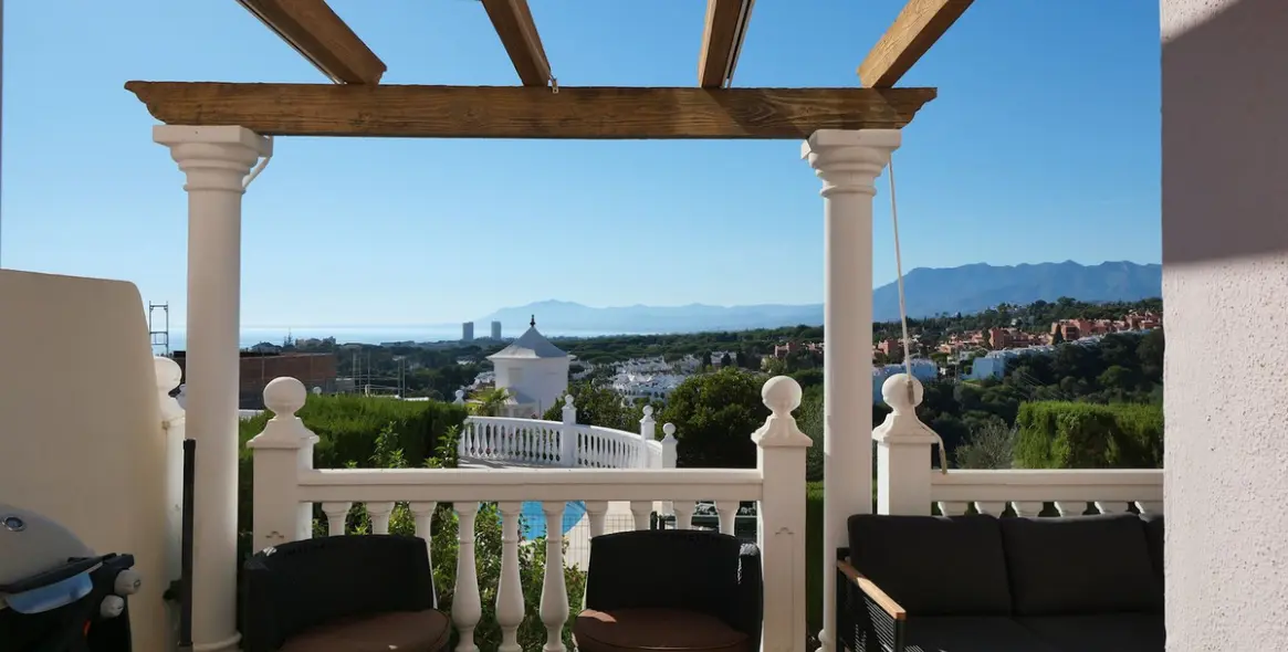 Sale of penthouse duplex in Cabopino 38