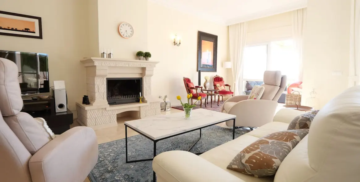 Sale of penthouse duplex in Cabopino 43