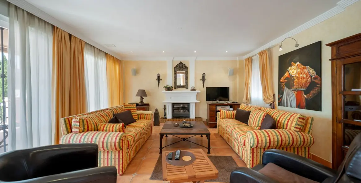 Sale of detached villa in Mijas 3