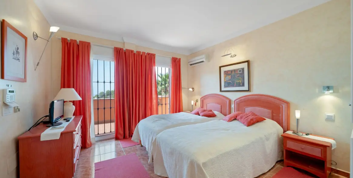 Sale of detached villa in Mijas 9