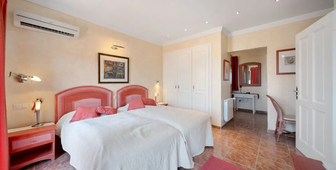 Sale of detached villa in Mijas 10